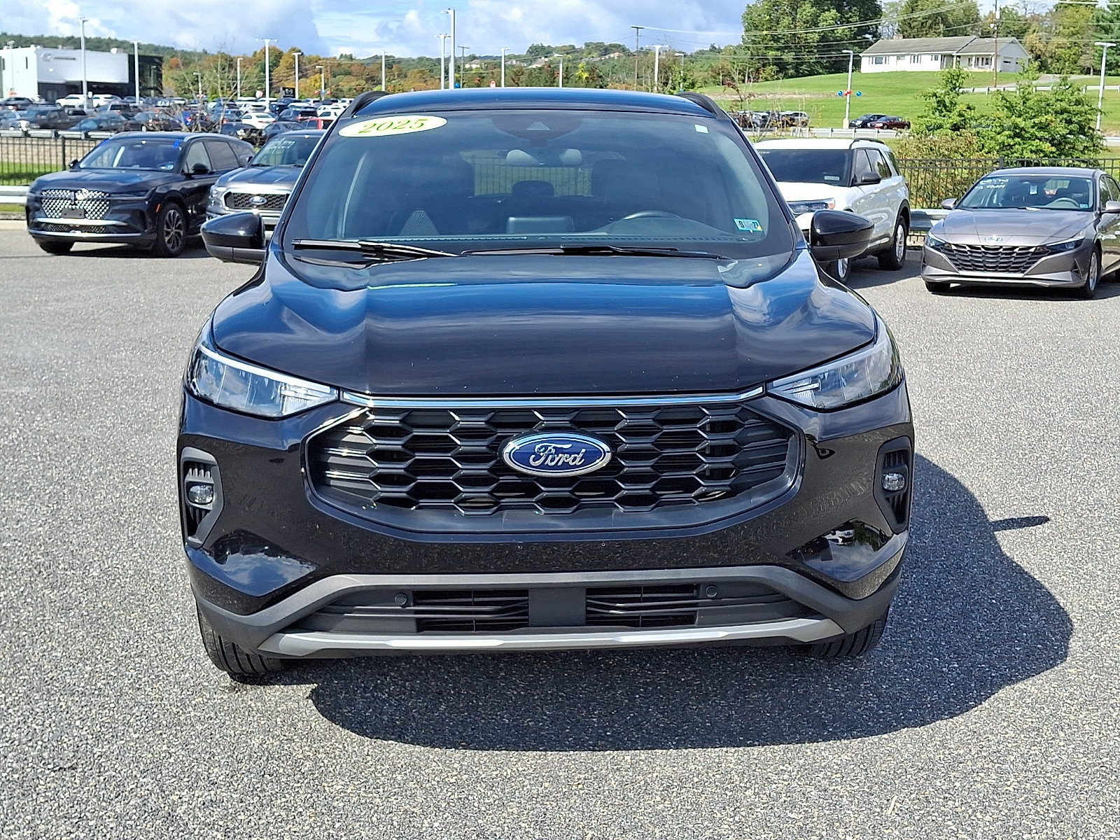 Used 2025 Ford Escape ST-Line Select AWD/4WD image 2