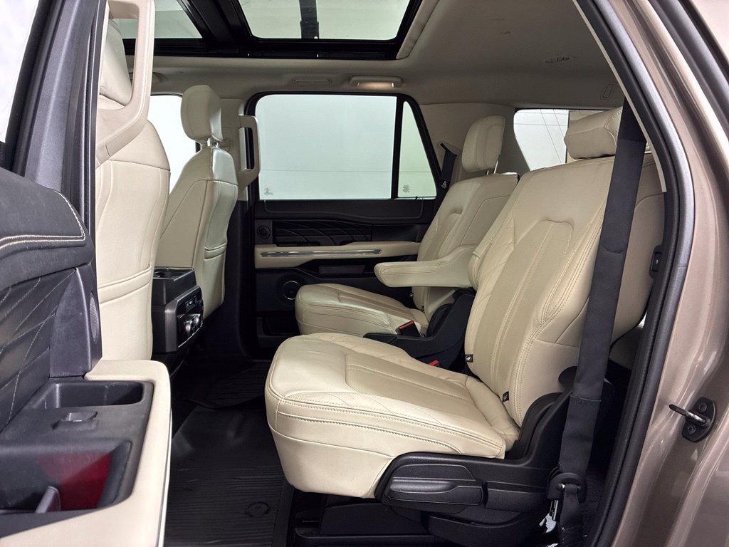 Used 2019 Ford Expedition Max Platinum RWD image 32