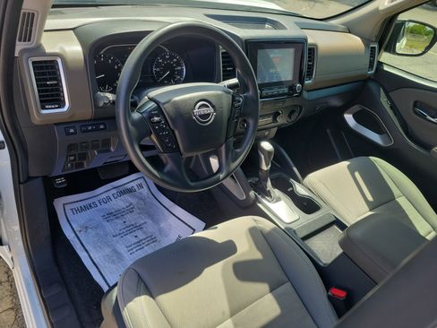 Used 2022 Nissan Frontier SV image 13