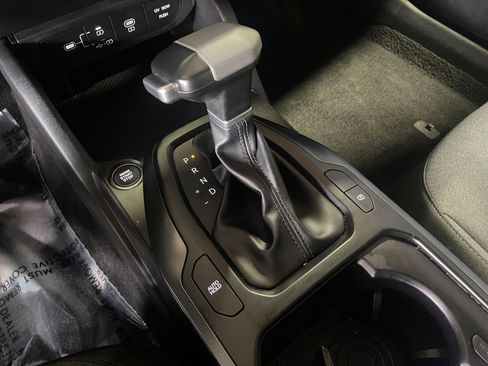 Used 2025 Kia K4 LXS image 39