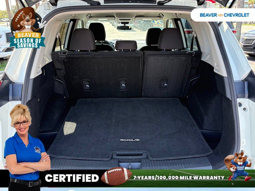 Used 2024 Nissan Rogue S FWD image 11