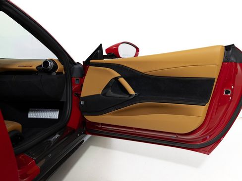 Used 2022 Ferrari 812 GTS RWD image 29