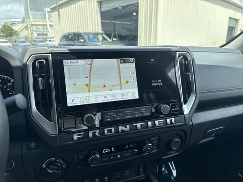 Used 2025 Nissan Frontier SL AWD/4WD image 22