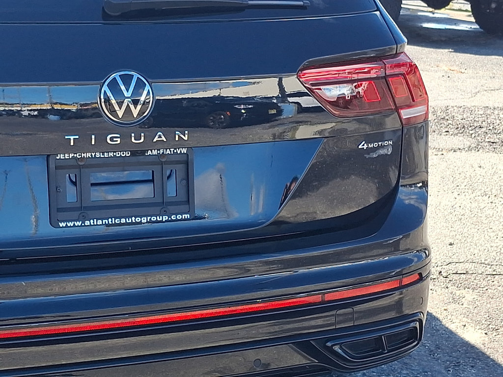 Used 2024 Volkswagen Tiguan SE R-Line AWD/4WD image 15