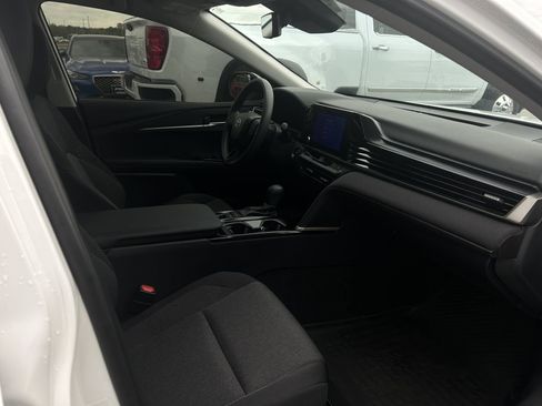 Used 2025 Toyota Camry LE w/ Convenience Package FWD image 12