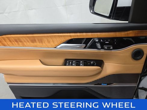Used 2022 Jeep Grand Wagoneer Series III w/ Rear-Seat Entertainment Group AWD/4WD image 23