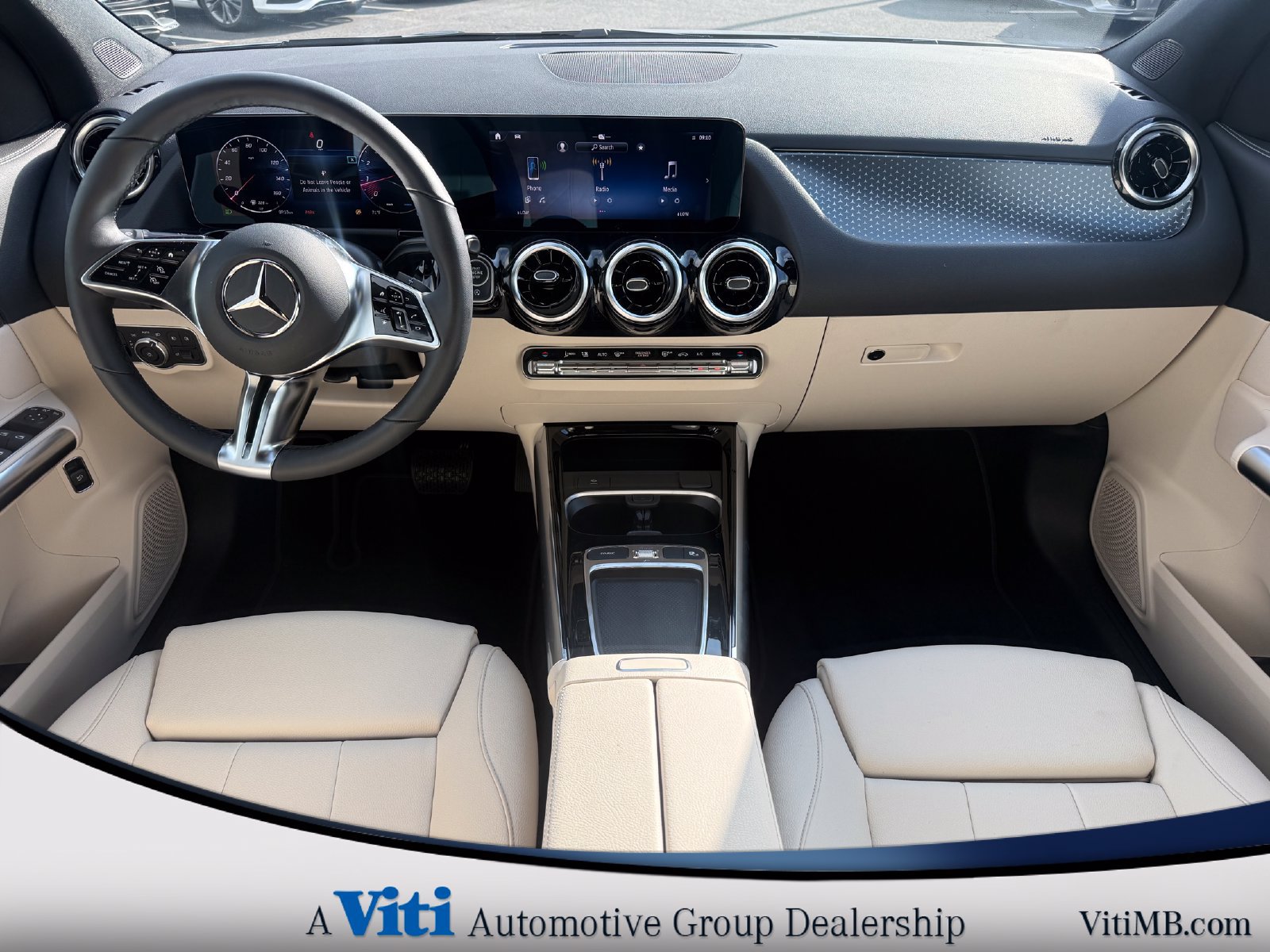 Used 2026 Mercedes-Benz GLA 250 4MATIC image 2