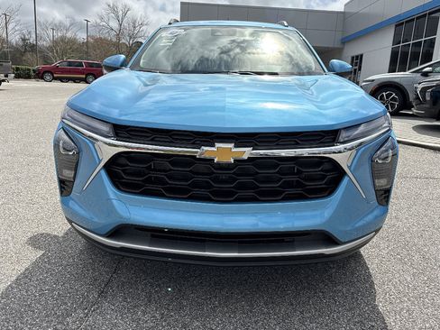 New 2026 Chevrolet Trax LT w/ Driver Confidence Package FWD image 8