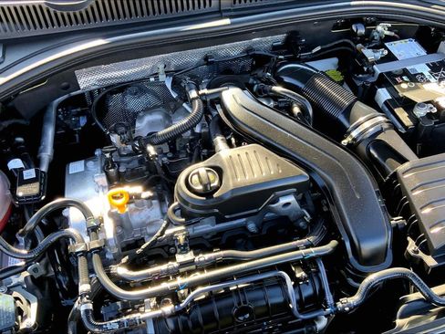 Used 2025 Volkswagen Jetta SE image 31