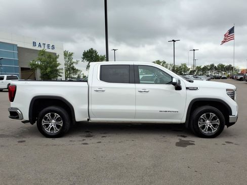 Used 2025 GMC Sierra 1500 SLT AWD/4WD image 2