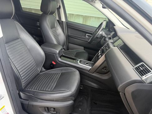 Used 2018 Land Rover Discovery Sport HSE AWD/4WD image 32