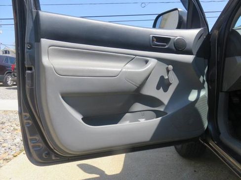 Used 2012 Toyota Tacoma 2WD Regular Cab image 9