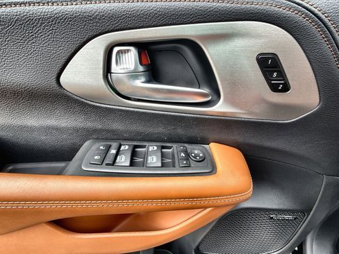 New 2026 Chrysler Pacifica Pinnacle image 15