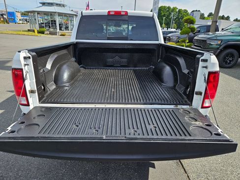Used 2018 RAM 1500 Classic SLT AWD/4WD image 11