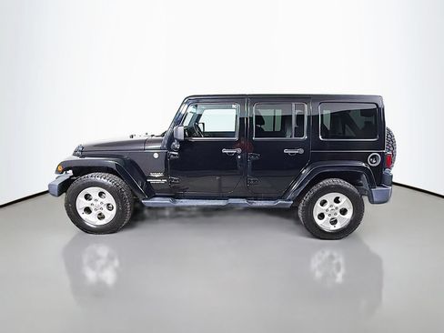 Used 2015 Jeep Wrangler Unlimited Sahara AWD/4WD image 9