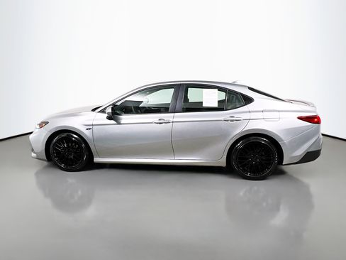 Used 2025 Toyota Camry LE image 9