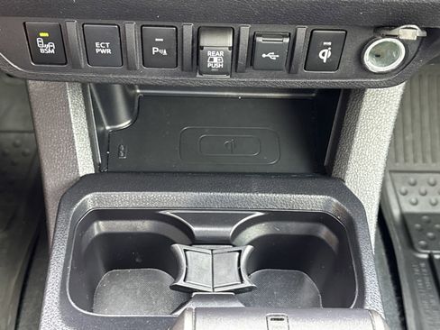 Used 2023 Toyota Tacoma TRD Off-Road w/ TRD Premium Off Road Package image 28