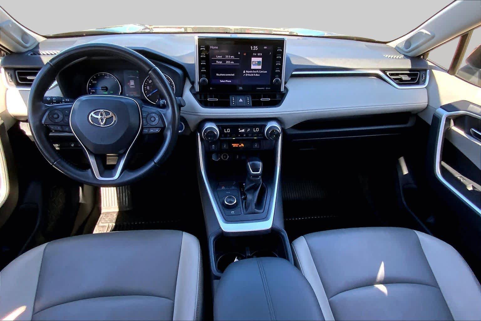 Used 2022 Toyota RAV4 XLE Premium AWD/4WD image 16
