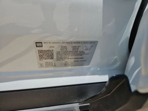 Used 2025 Chevrolet Blazer LT FWD image 29