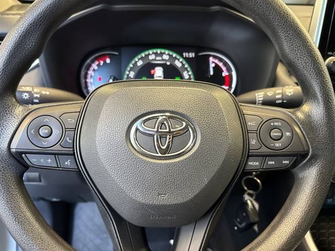 Certified 2023 Toyota RAV4 LE FWD image 28
