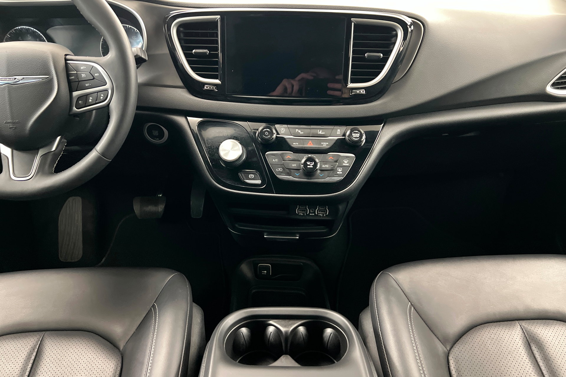 Used 2025 Chrysler Pacifica Select FWD image 14