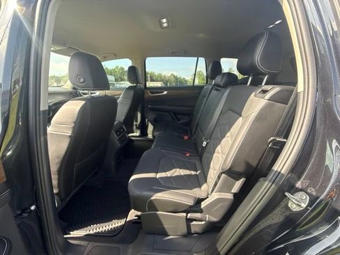 Used 2024 Volkswagen Atlas SE FWD image 24