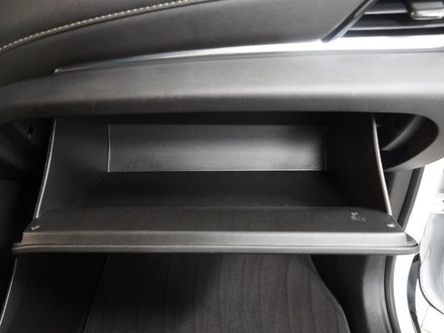 Used 2023 Chevrolet Traverse LT image 32