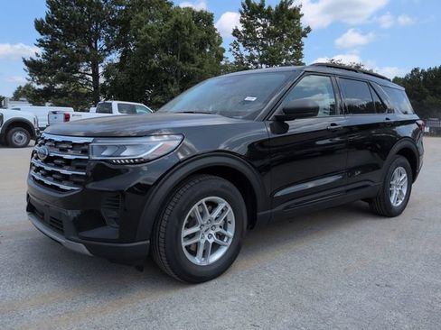New 2026 Ford Explorer Active RWD image 7