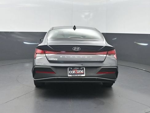 Used 2024 Hyundai Elantra SEL FWD image 26