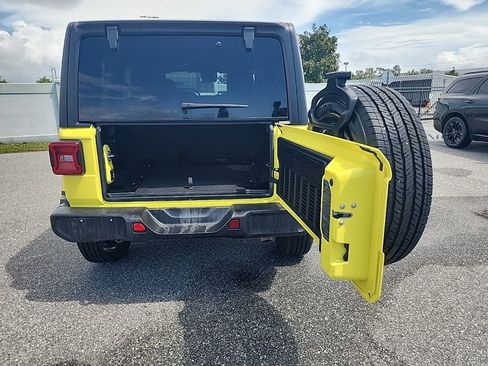 Used 2024 Jeep Wrangler Sahara image 8