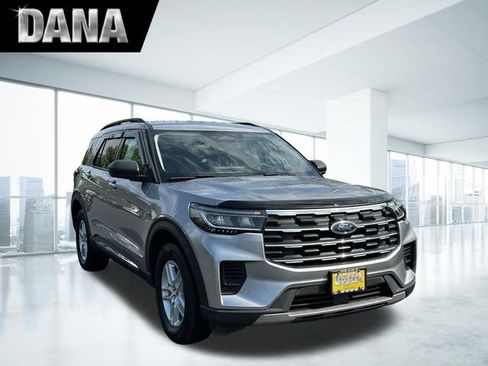 Certified 2025 Ford Explorer Active AWD/4WD image 1