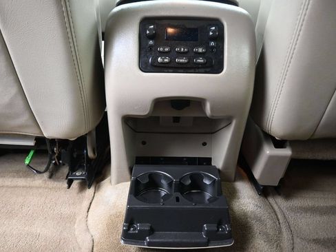 Used 2005 Chevrolet Suburban Z71 w/ Preferred Equipment Group AWD/4WD image 27