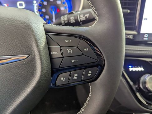 New 2026 Chrysler Pacifica Select w/ S Appearance Package image 18