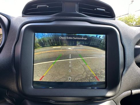 Used 2020 Jeep Renegade Limited w/ UConnect 8.4 Nav Group AWD/4WD image 24