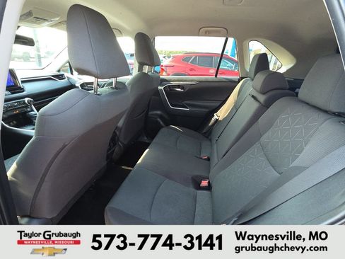 Used 2024 Toyota RAV4 XLE AWD/4WD image 28