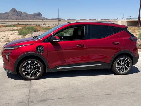 Used 2022 Chevrolet Bolt EUV Premier FWD image 5