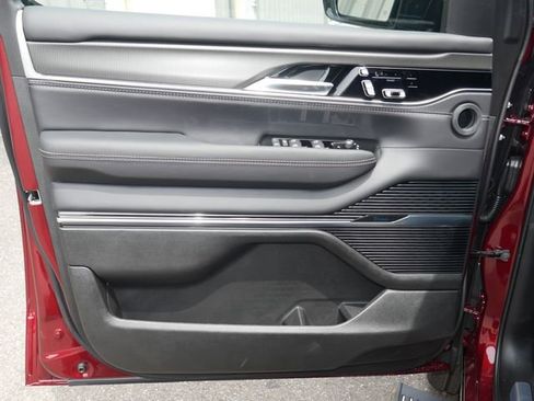 New 2026 Jeep Grand Wagoneer L Summit AWD/4WD image 16