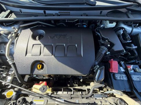 Used 2017 Toyota Corolla LE FWD image 28