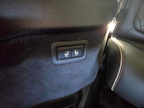 Used 2024 Jeep Grand Wagoneer L Series III image 96