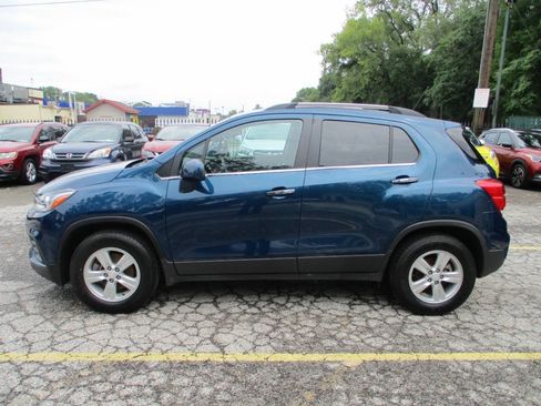 Used 2020 Chevrolet Trax LT w/ LT Convenience Package AWD/4WD image 9