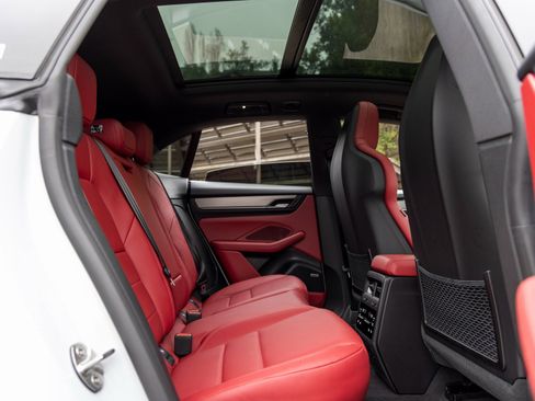 Certified 2024 Porsche Macan 4 Electric image 45