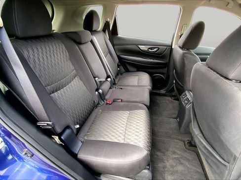 Used 2020 Nissan Rogue SV FWD image 19