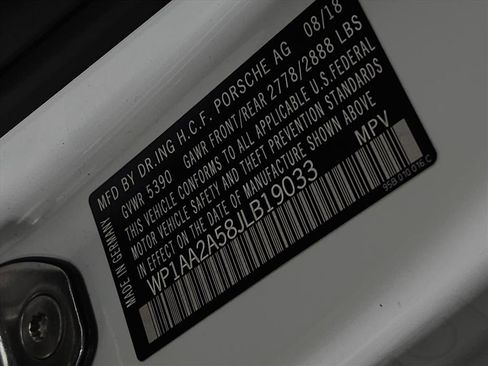 Used 2018 Porsche Macan image 32