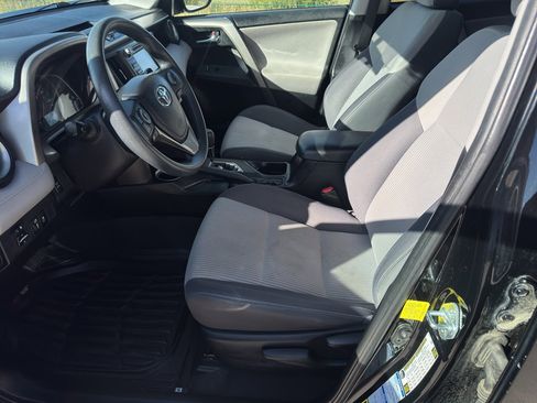 Used 2015 Toyota RAV4 XLE image 10