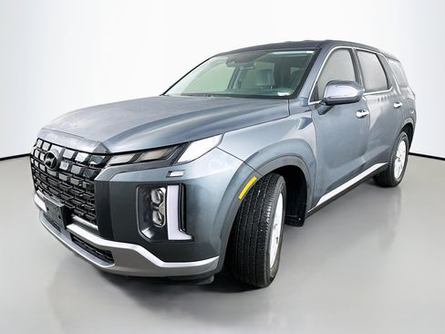 Used 2023 Hyundai Palisade SE w/ Cargo Package image 3