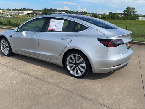 Used 2018 Tesla Model 3 Long Range RWD image 7