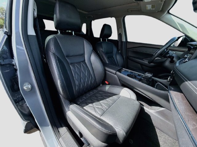 Used 2021 Nissan Rogue Platinum FWD image 15