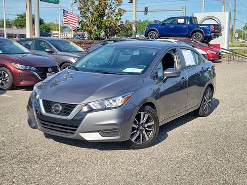 Used 2021 Nissan Versa SV FWD image 1