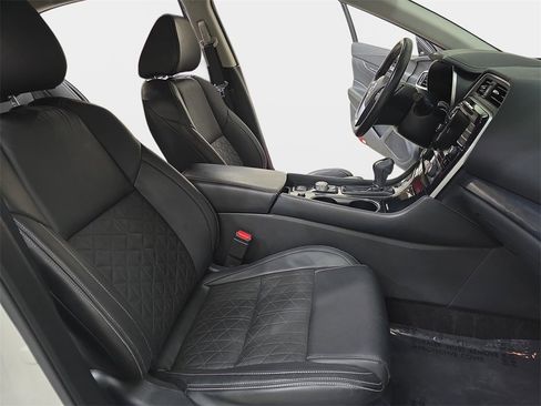Used 2020 Nissan Maxima Platinum w/ Sport Mat Group image 12