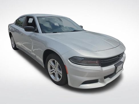 Used 2023 Dodge Charger SXT RWD image 2